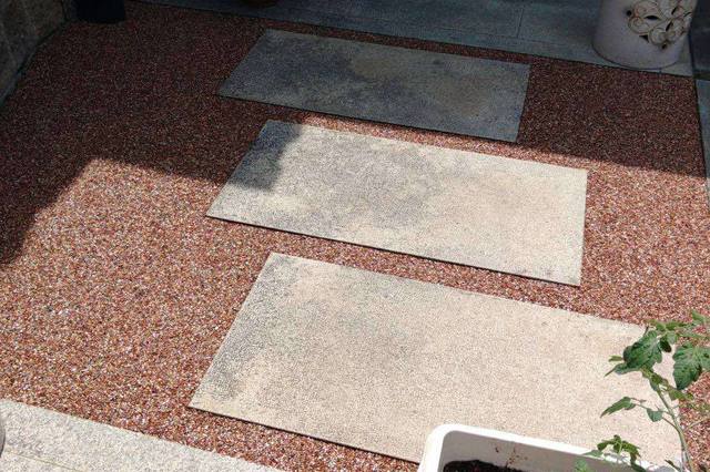 玄関アプローチのリンクストーン洗い出しの画像